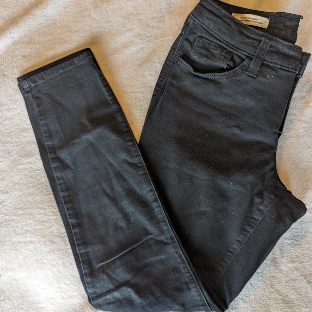 Universal Thread Mid Rise Curvy Skinny Black size 6/28R